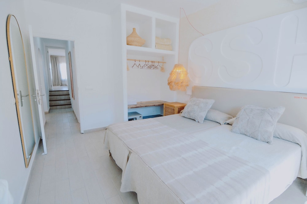 Grand Apartment, 2 Bedrooms, Balcony photo 3