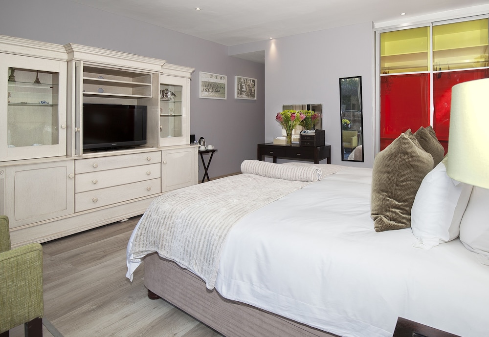 Room, Mountain View (King) - Photo 4