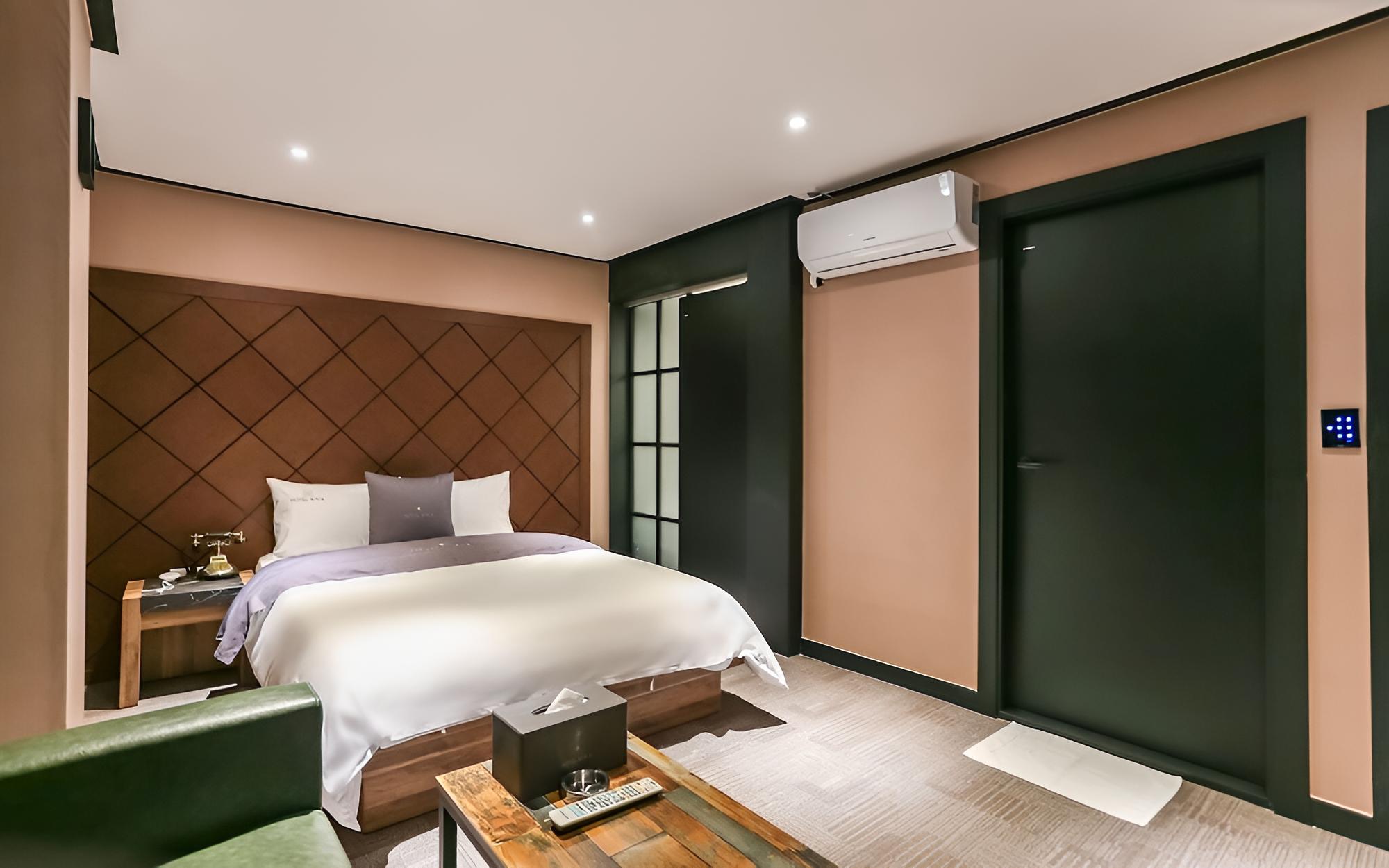 Room (Deluxe bed (NETFLIX available)) - Photo 12