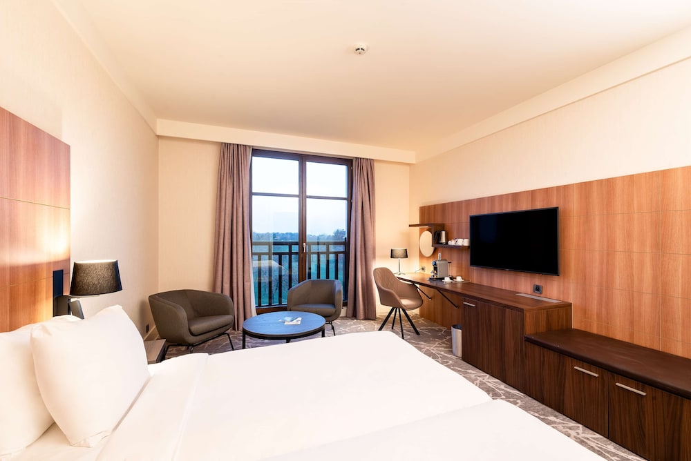 Premium Room, Golf View - Photo 4