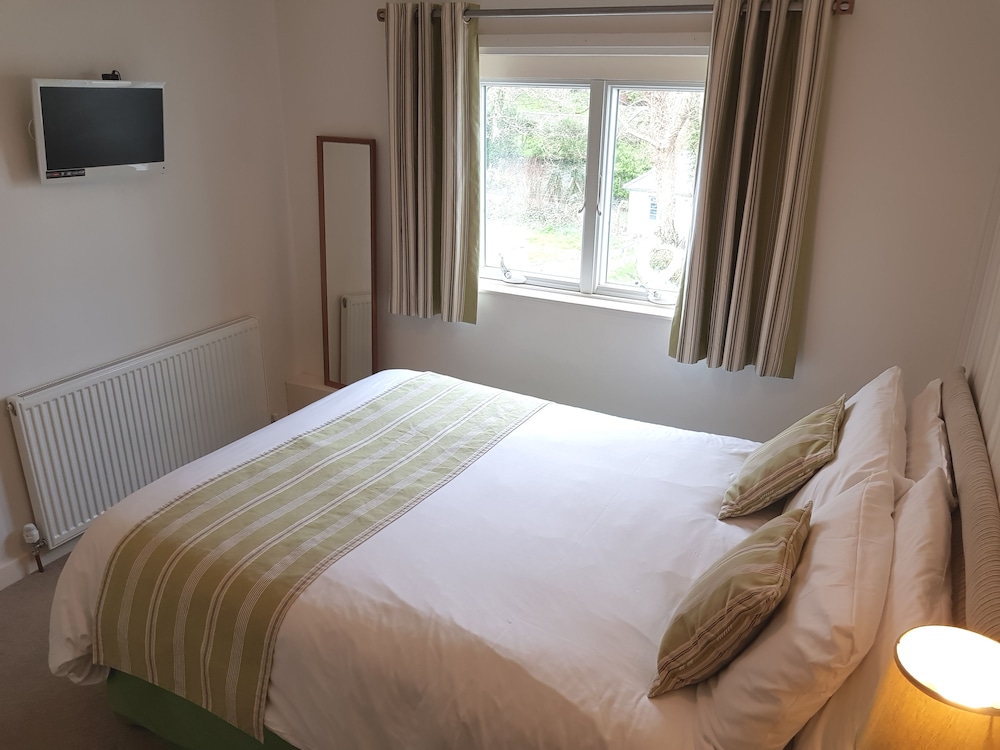 Standard Double Room, Ensuite - Photo 6