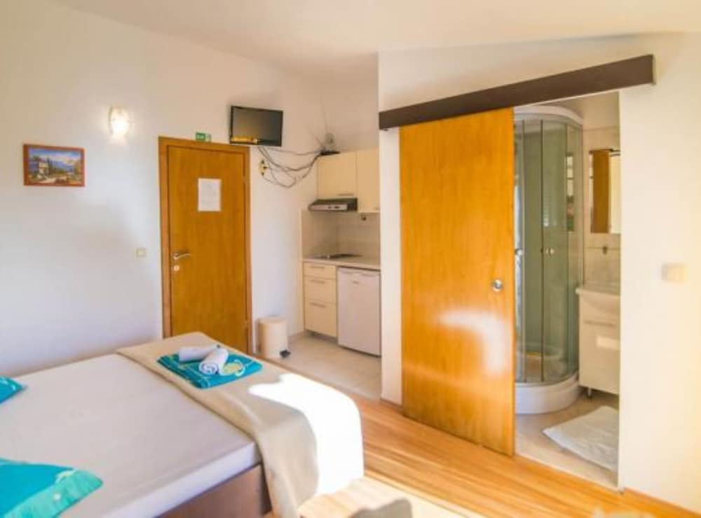 Apartment (Studio Apartment) photo 1
