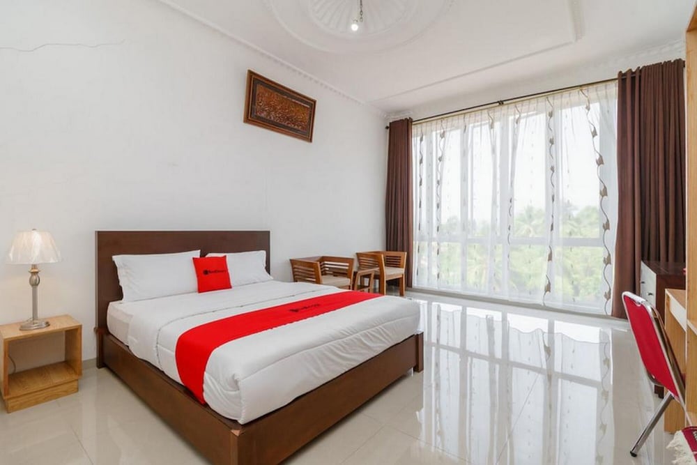 Premium Room (RedDoorz) - Photo 1