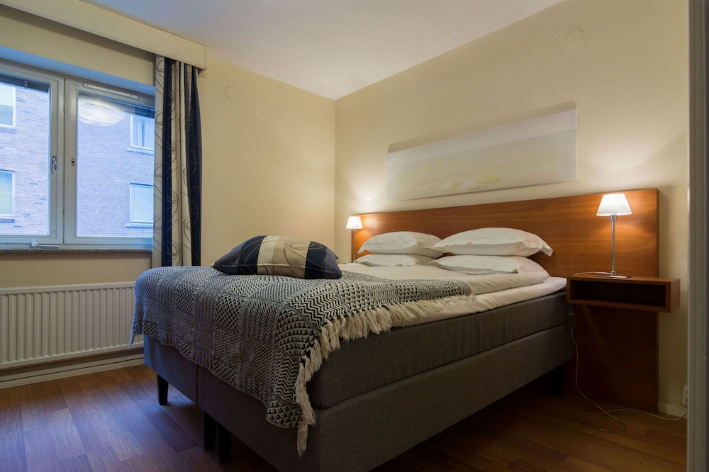 Standard Double Room, Non Smoking - Photo 6