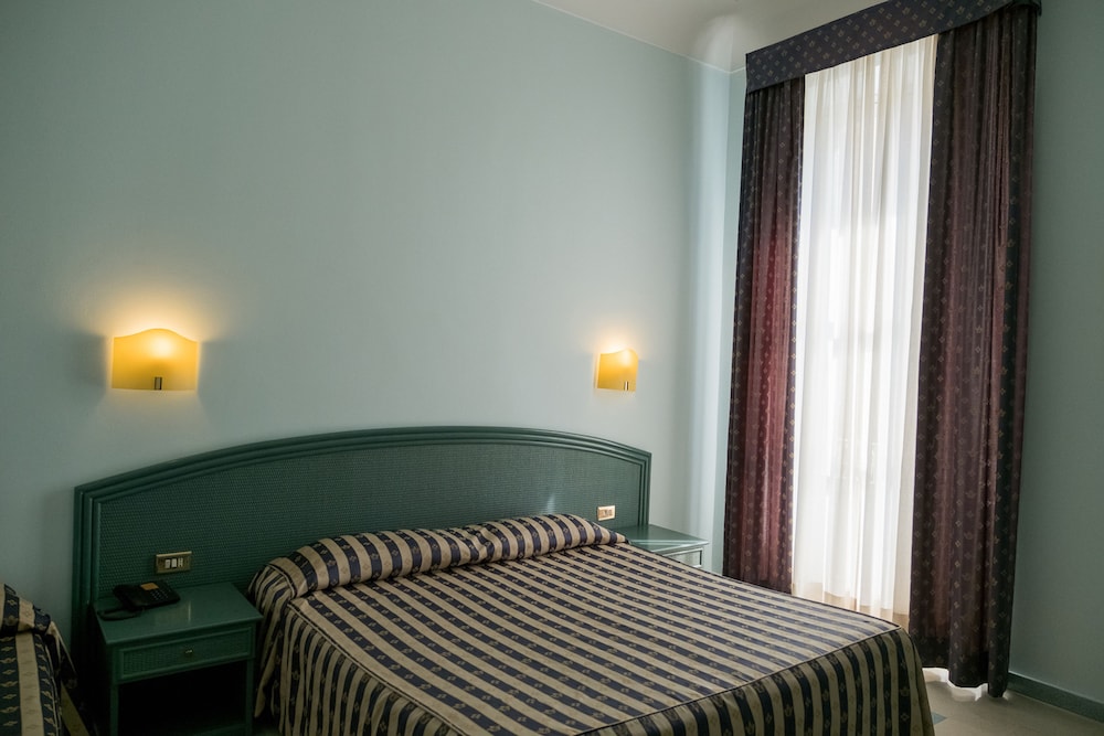 Deluxe Room - Photo 18