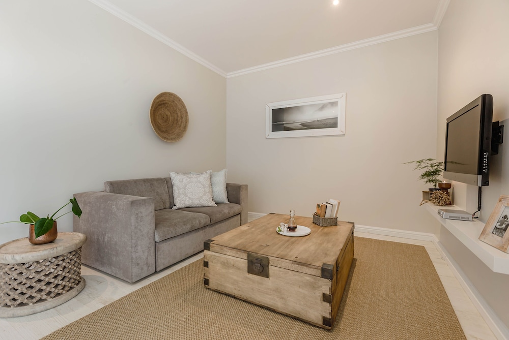 Luxury Suite, Balcony - Photo 4