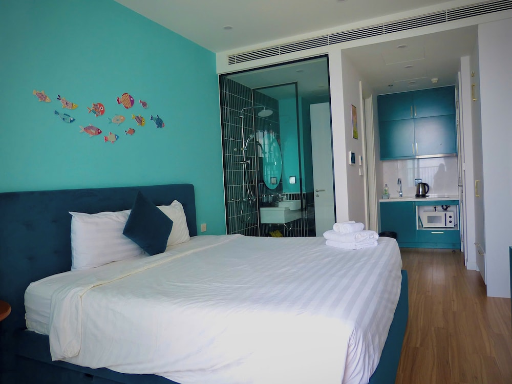 Superior Studio, 1 King Bed, Sea View
