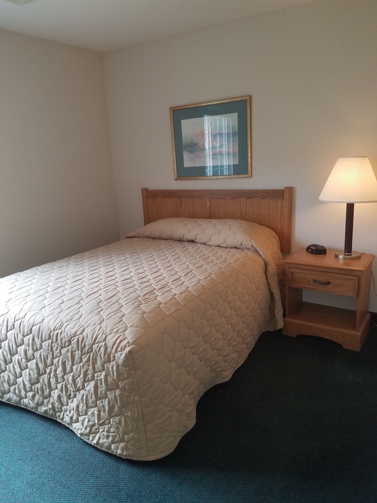 Standard Suite, 1 Queen Bed photo 3