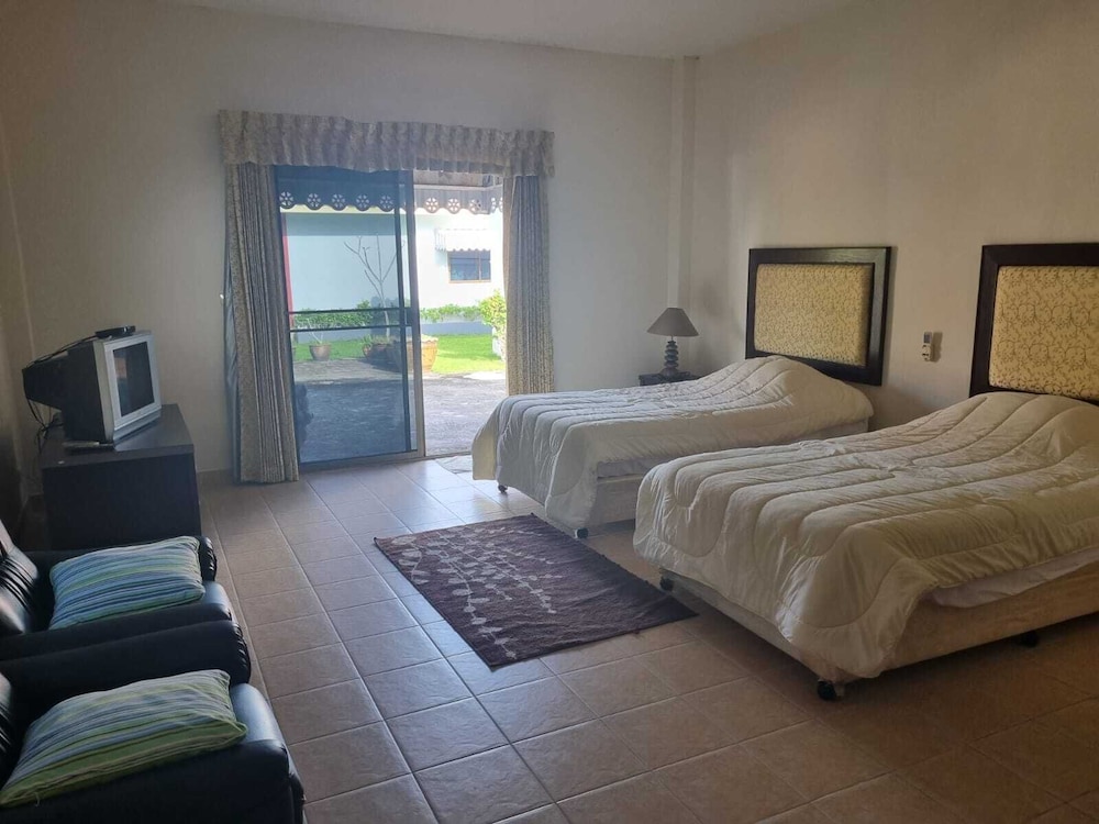 Standard Twin Room, Pool View