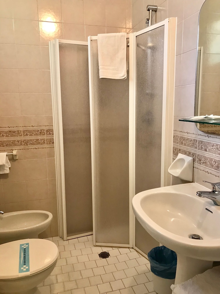 Classic Triple Room - Photo 3