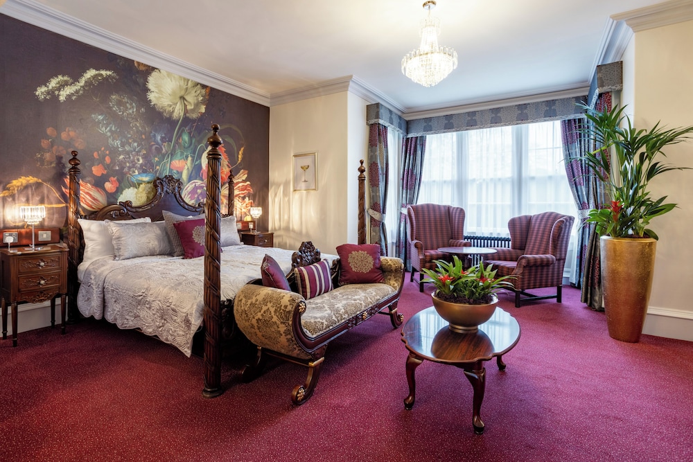 Heritage Four Poster photo 3