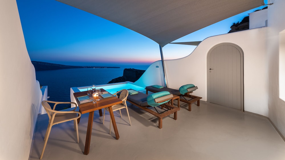 Cave Villa with outdoor heated plunge pool photo 3
