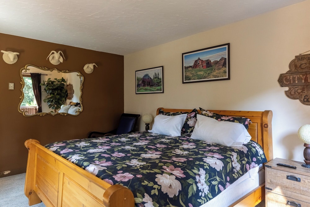 Standard Room, 1 Queen Bed