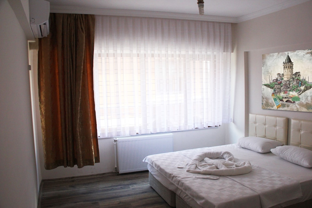Standard Triple Room photo 2