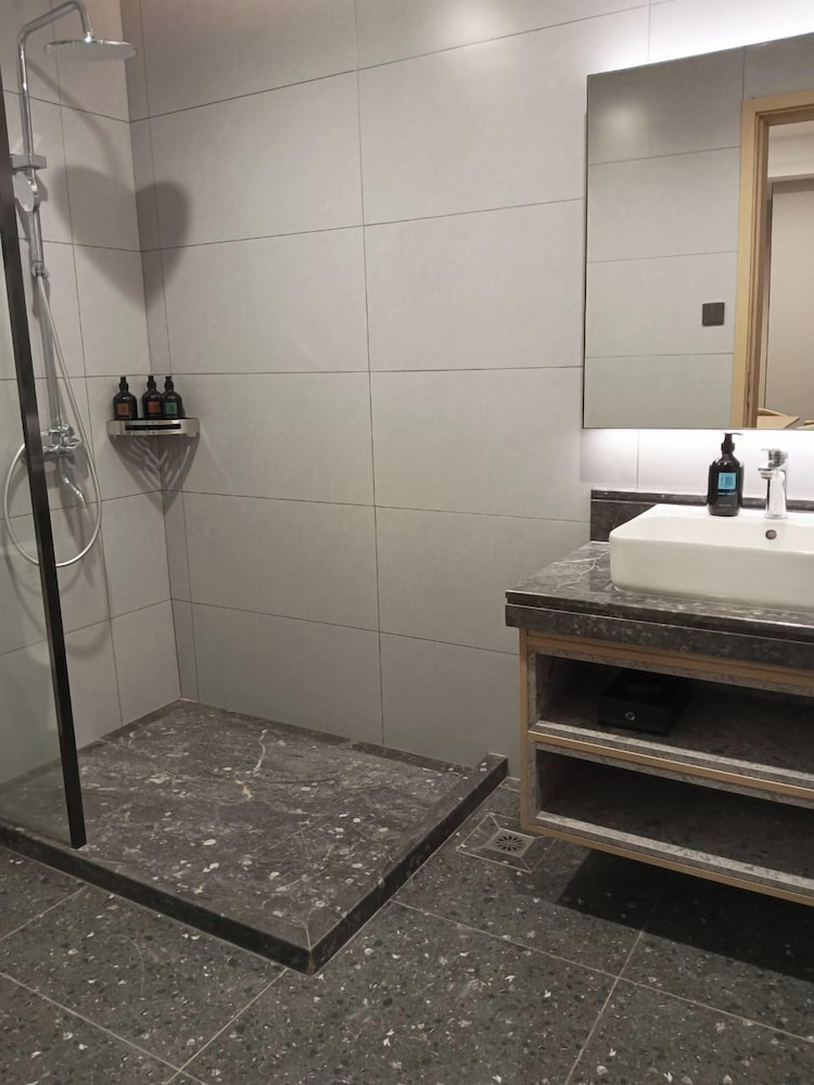 Family Suite, 2 Bedrooms, Non Smoking, City View photo 2