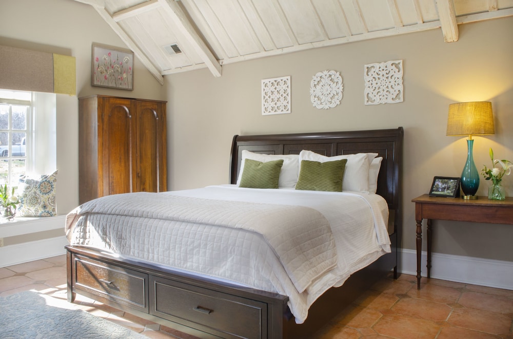Room (The Spring Cottage)