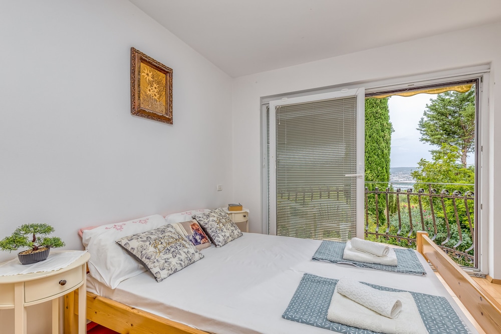 Family House, 1 Bedroom, Mountainside (House In The Vineyards) photo 3