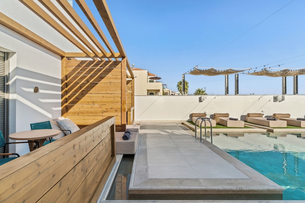 Junior Suite, Pool View photo 2