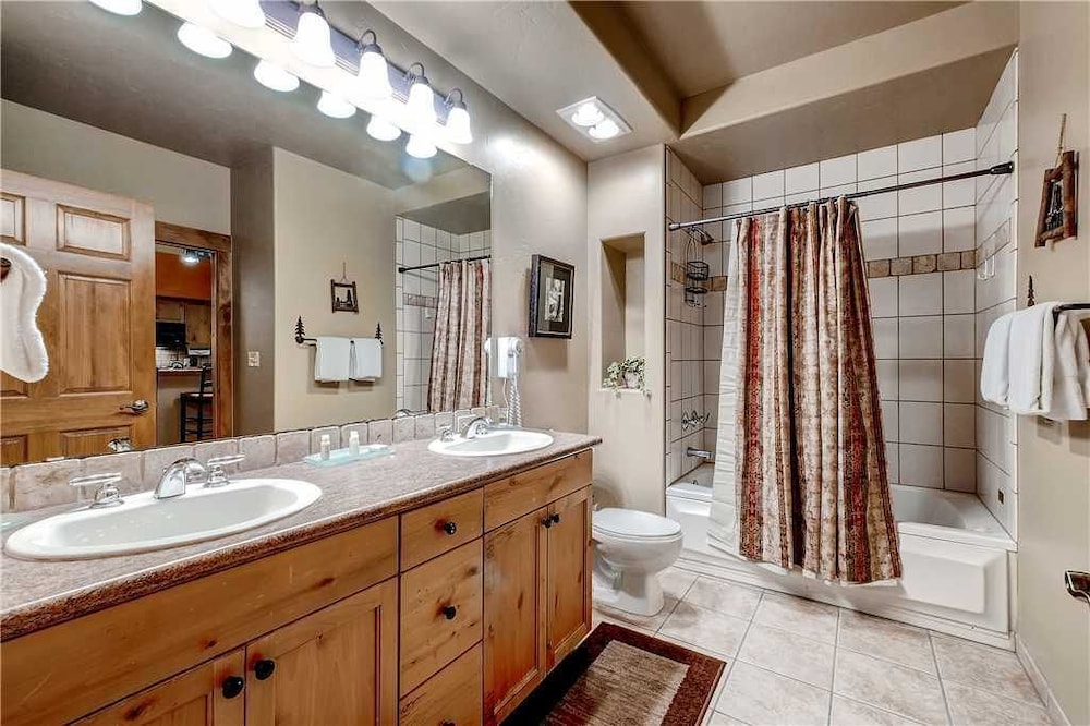 Condo, 1 King Bed with Sofa bed (2311 Timberline Lodge, Trappeur's Cro) photo 2