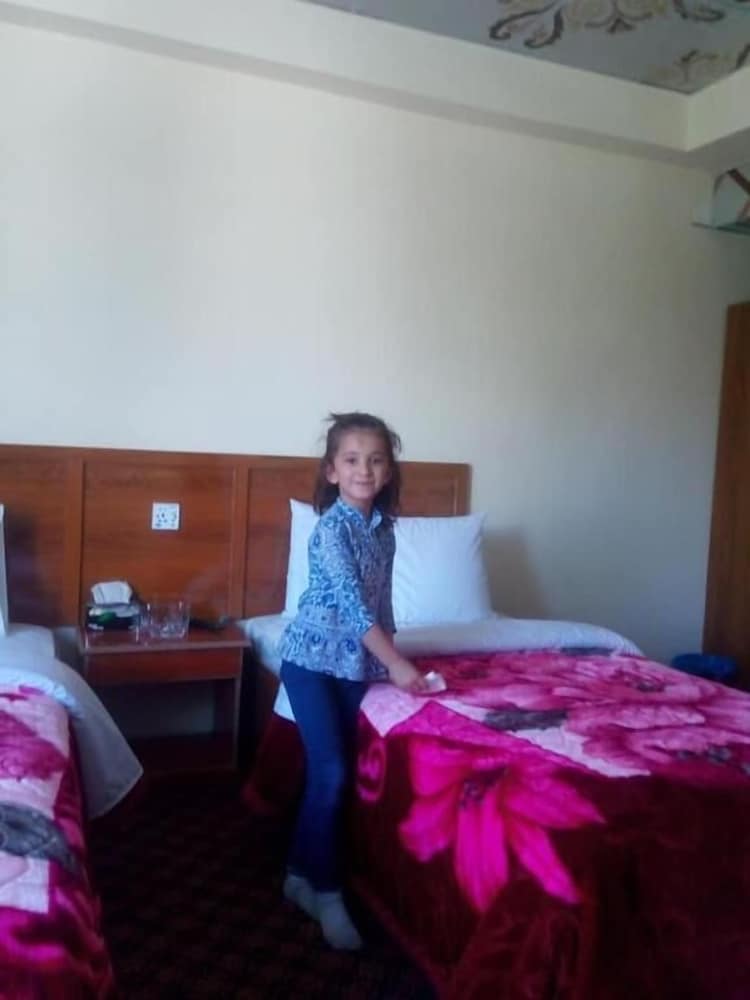 Standard Double or Twin Room - Photo 7