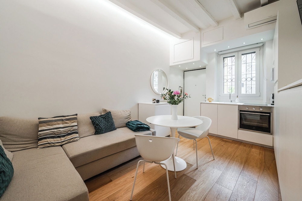 Apartment, River View