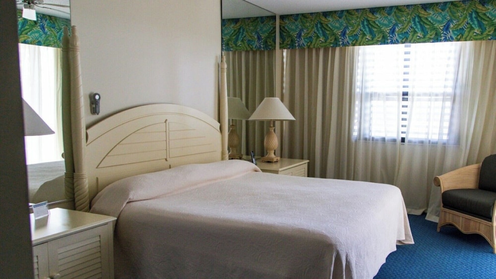 Standard Condo, Balcony, Bay View photo 2