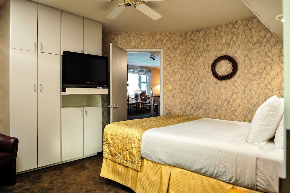 Standard Suite, 2 Bedrooms, Non Smoking, Kitchenette photo 2