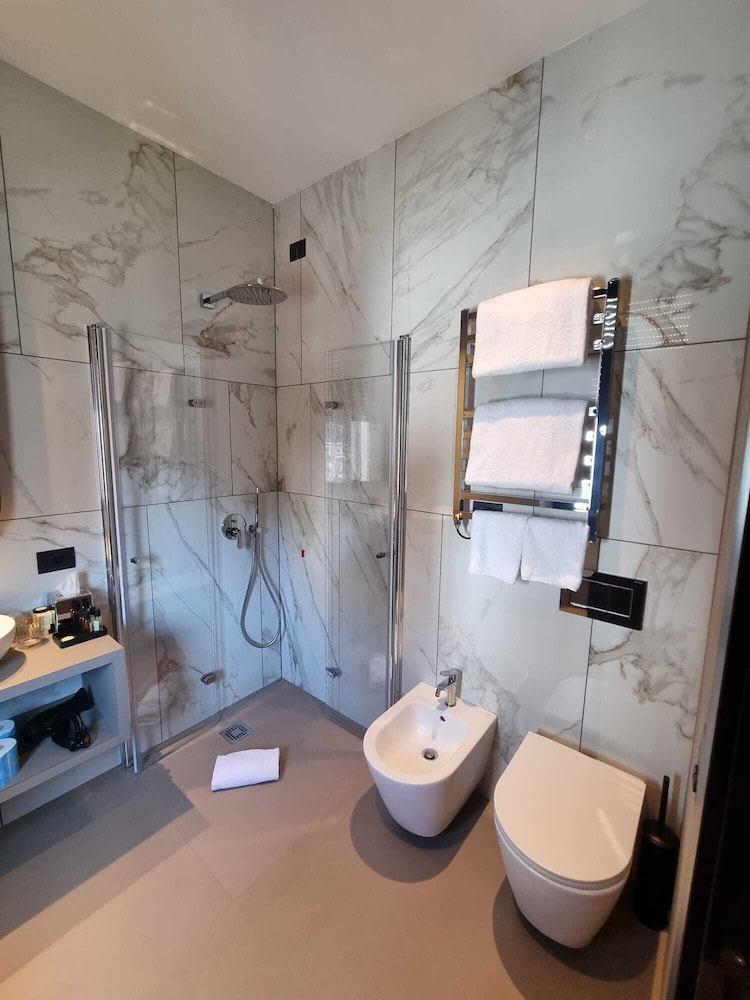 Superior Double or Twin Room - Photo 5