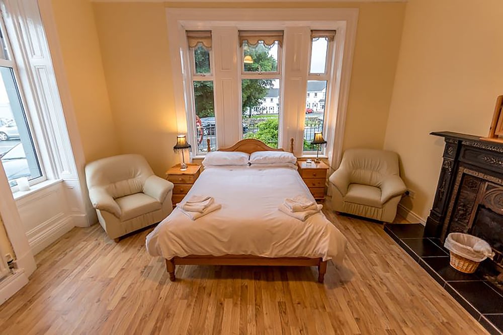 Double Room With Private Bathroom photo 3