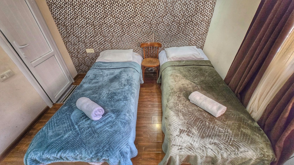 Classic Twin Room, Air conditioning, City View