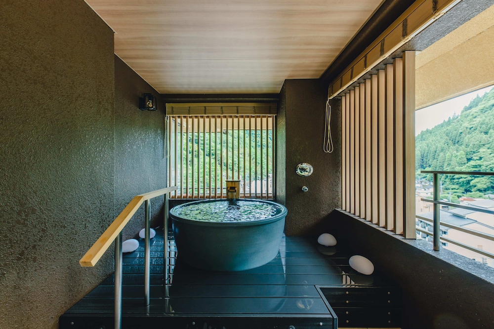 Suite Japanese Room with private open-air bath photo 2