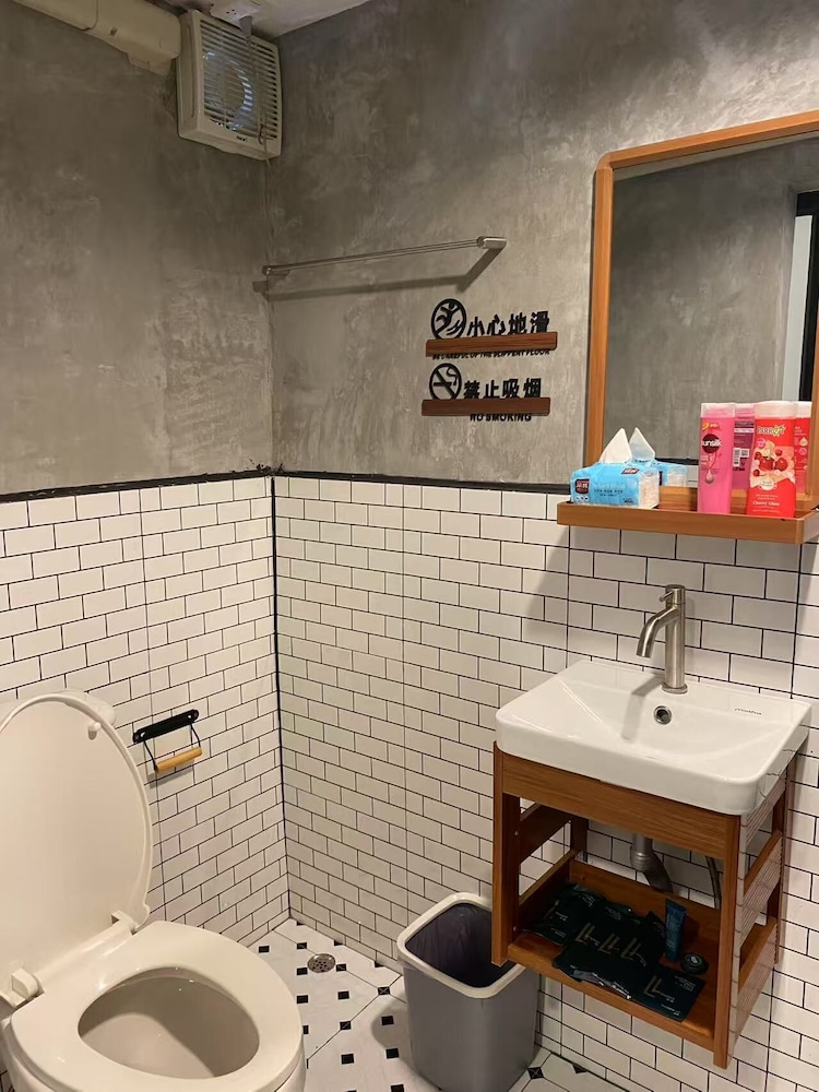 Classic Double Room, Ensuite photo 3