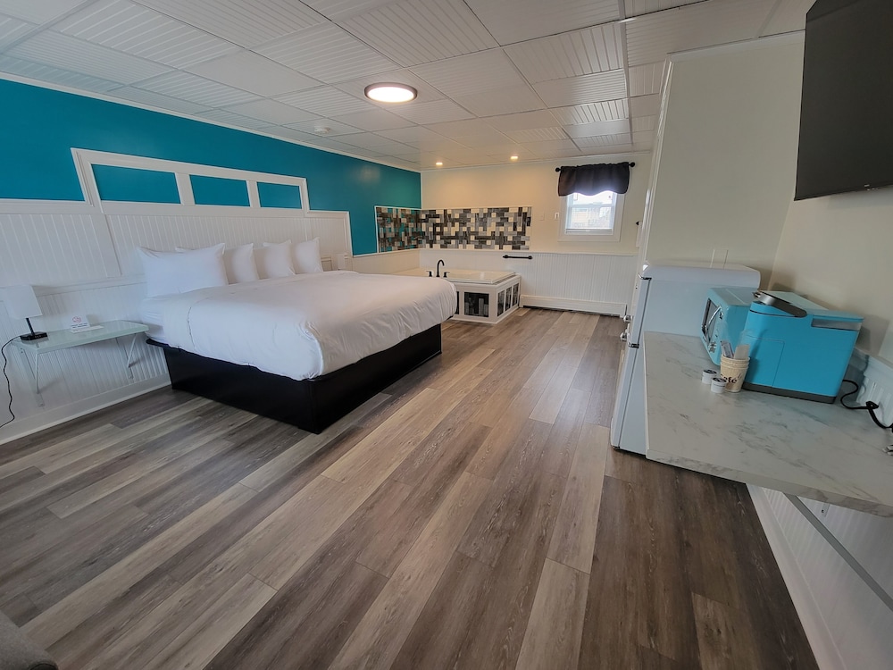 Superior Room, 1 King Bed, Jetted Tub