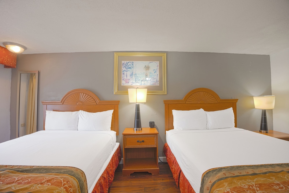 Standard Room, 2 Double Beds, Non Smoking photo 3