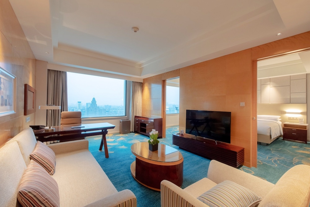 Club Suite, 1 Bedroom, City View - Photo 5