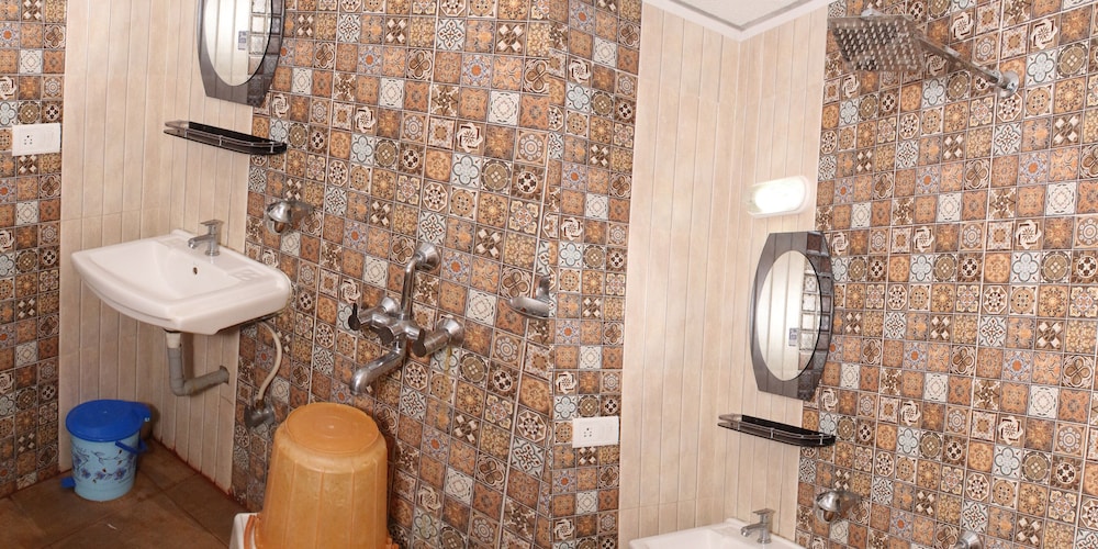 Family Room - Photo 16