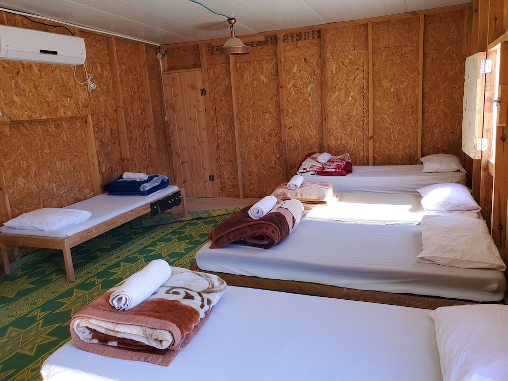 Basic Cabin, Multiple Beds, Non Smoking photo 1