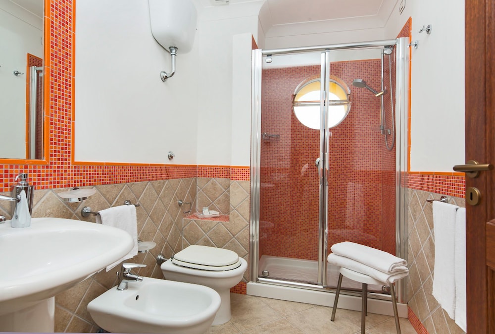 Superior Double Room, Balcony, Sea View - Photo 5