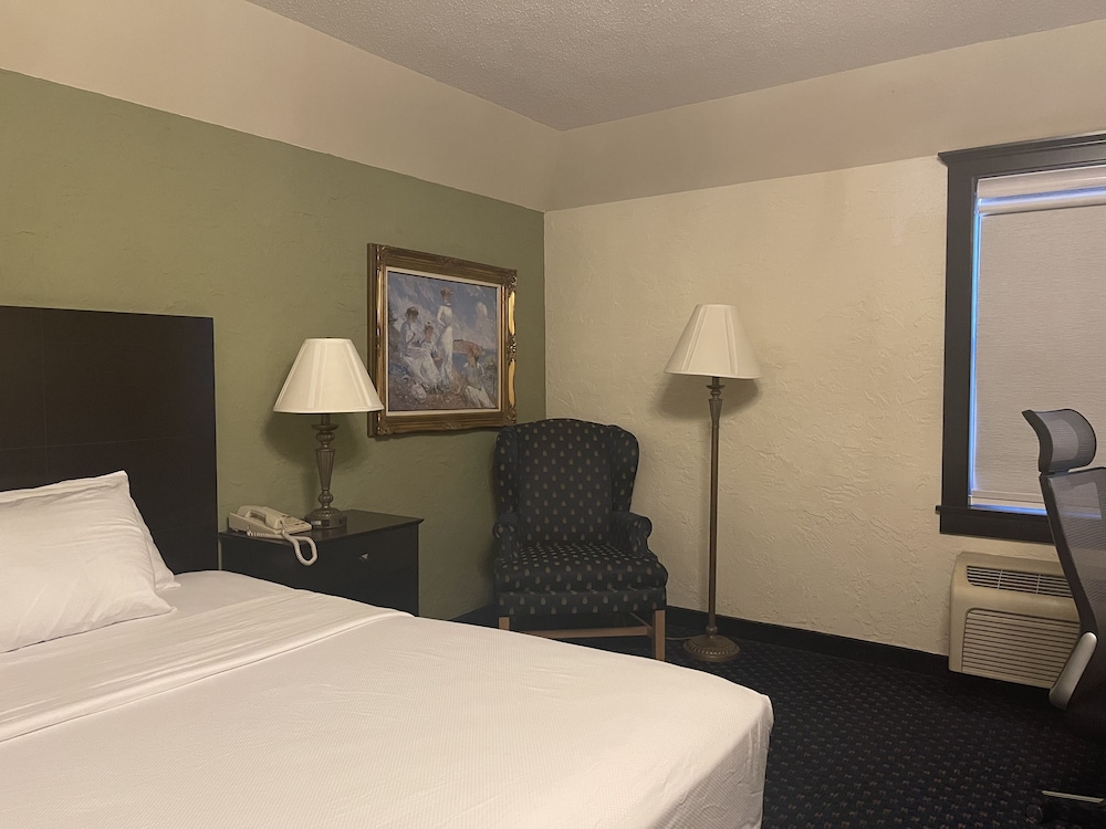 Standard Room, 1 King Bed - Photo 12