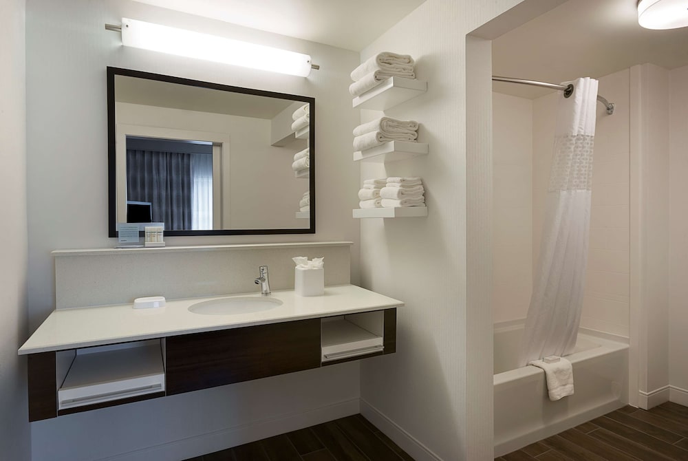 Suite, 2 Queen Beds, Non Smoking - Photo 4