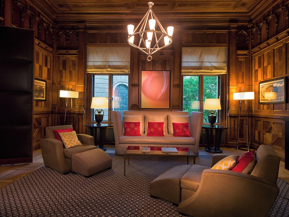 Suite (Historic Banker) - Photo 1