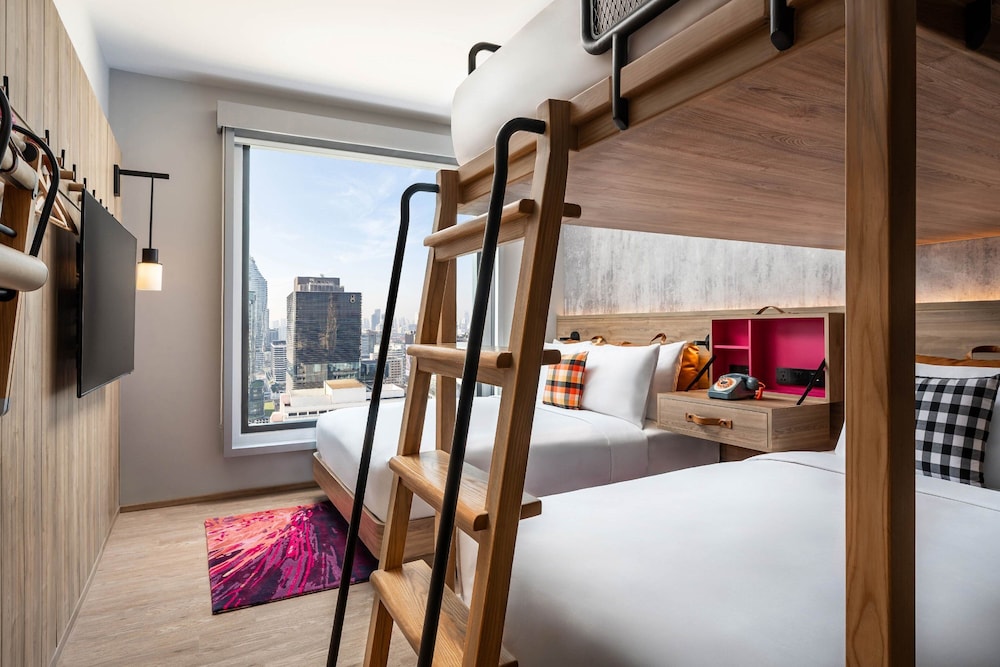 Loft, 2 Twin Beds, City View