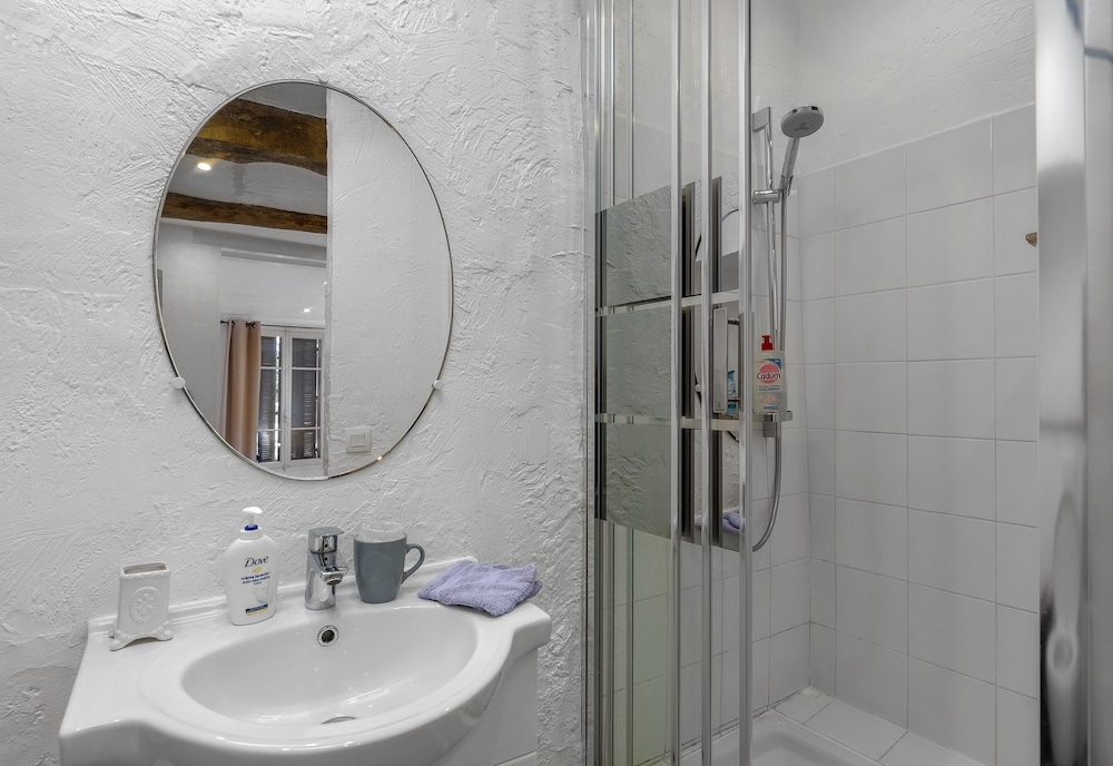 Classic Suite, Private Bathroom photo 3