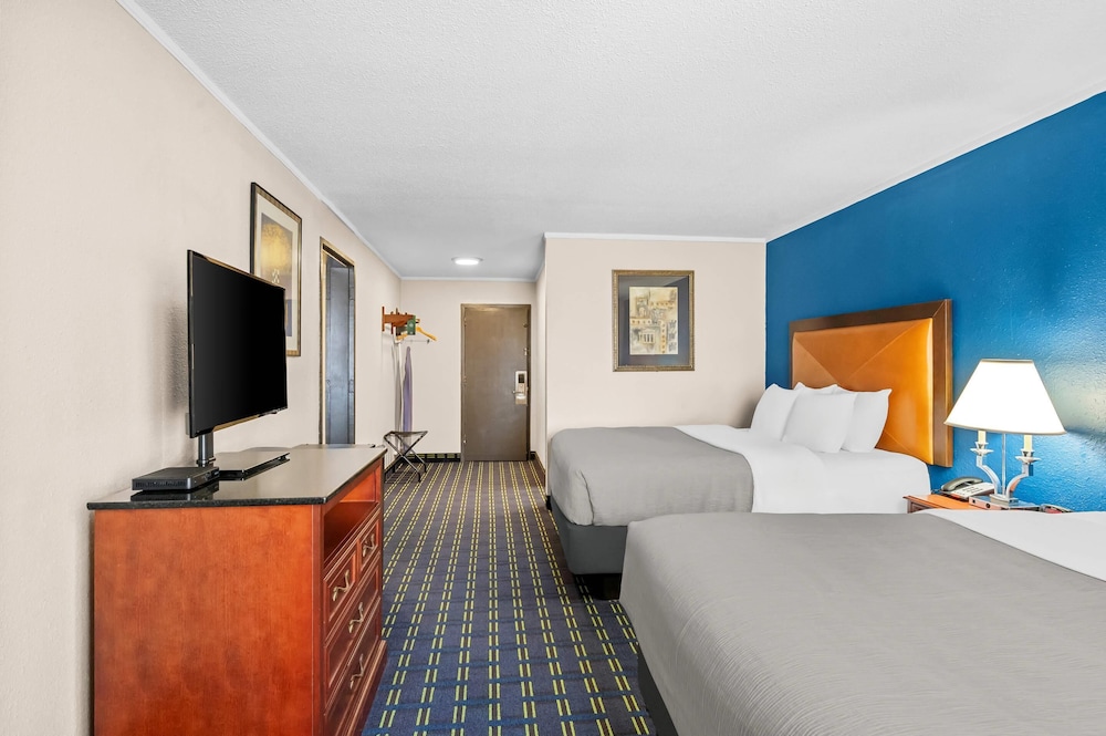 Suite, 2 Queen Beds, Non Smoking photo 3