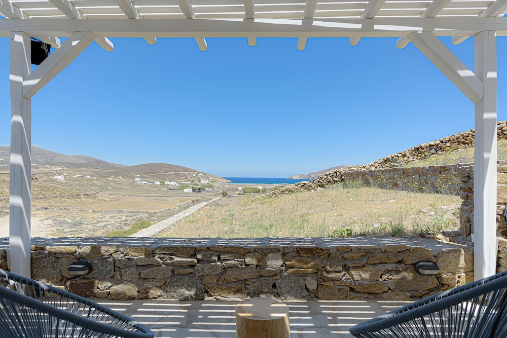 One Bedroom Suite by Koumi Homes Mykonos photo 2