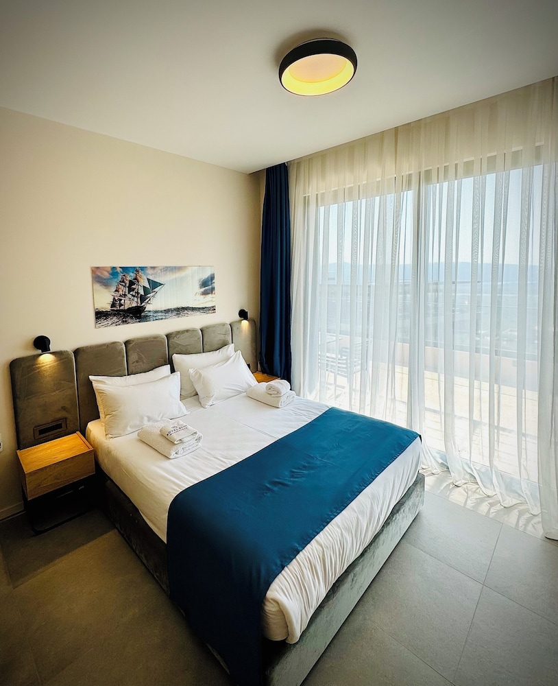 Presidential Apartment, 2 Bedrooms, Balcony photo 3