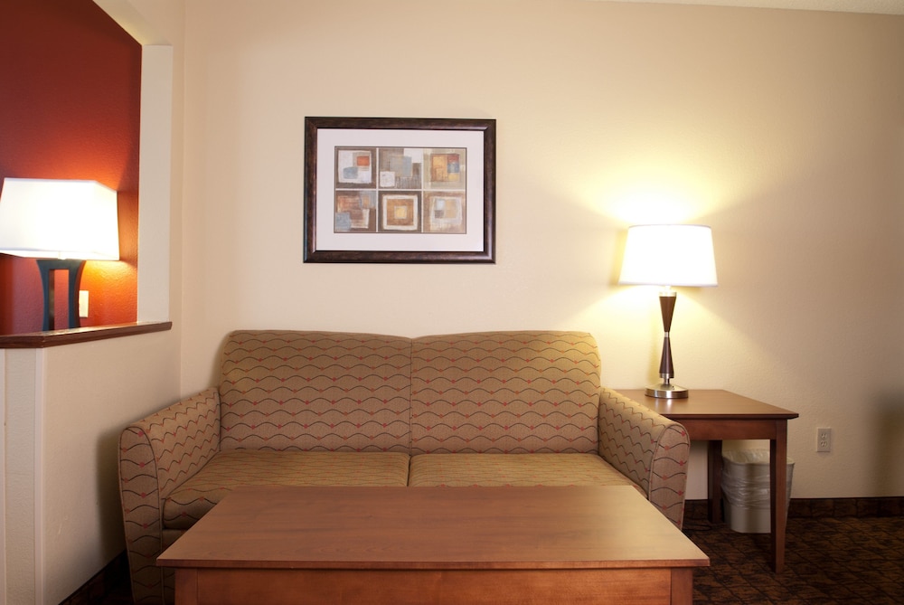 Suite, 2 Bedrooms (Living Area) photo 1