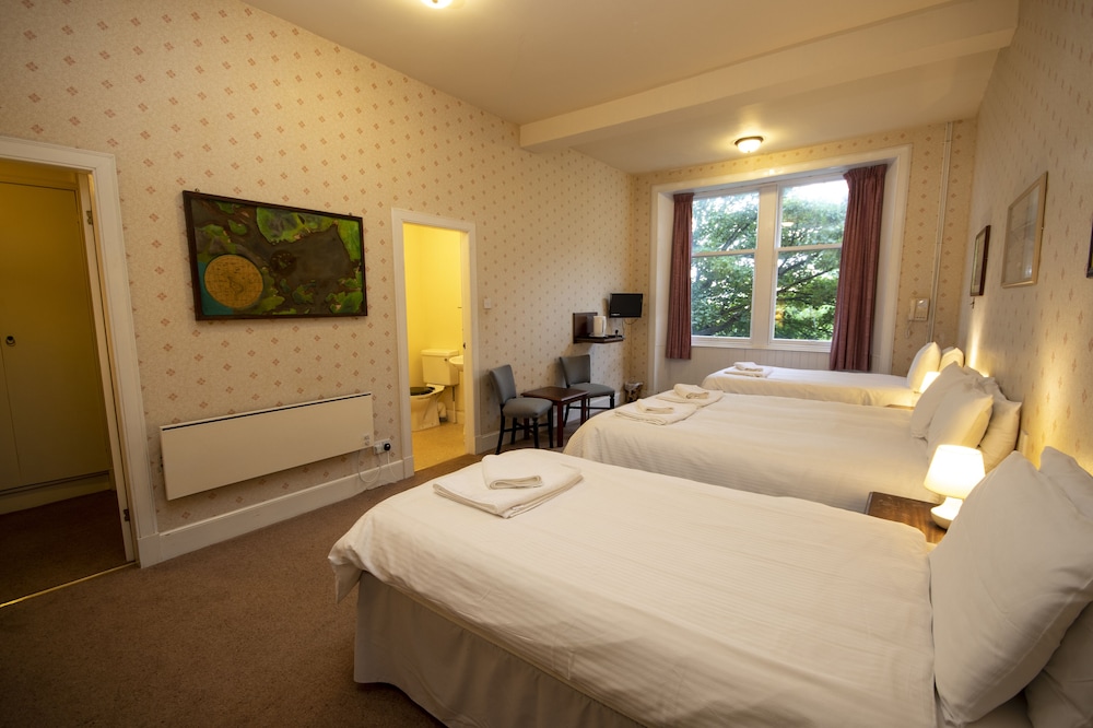 Deluxe Quadruple Room - Photo 3
