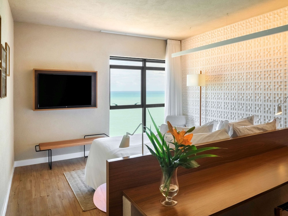 Deluxe Room, 1 Queen Bed