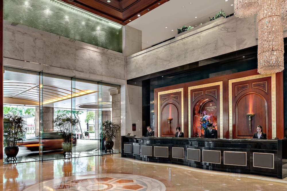 Classic Room, 1 King Bed, Club Lounge Access (Victoria Harbour View)